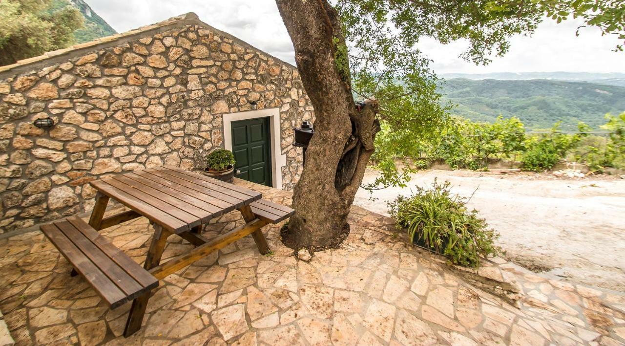 Affittacamere Castelli Olive Press Acharavi  Esterno foto