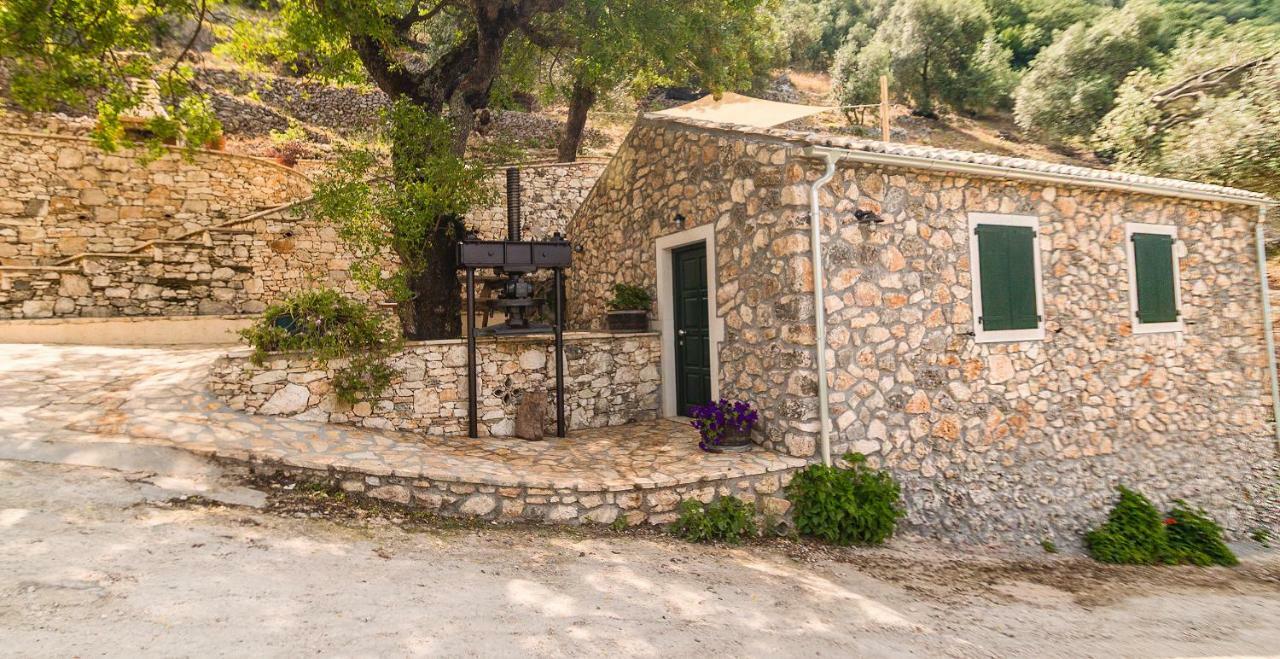 Affittacamere Castelli Olive Press Acharavi  Esterno foto